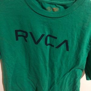 Youth boys RVCA green shirt in sz xl